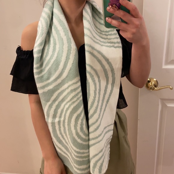 Zara kid’s sweater & scarf set. 9 yrs - Picture 7 of 7